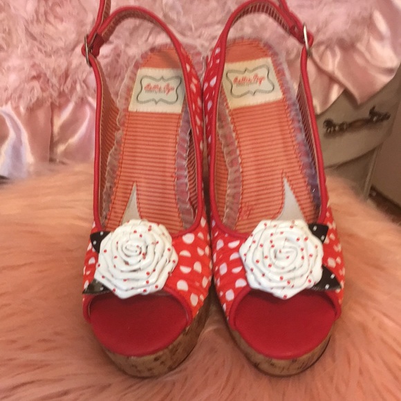“Reposh” Bettie Page Josie wedges - Picture 2 of 3